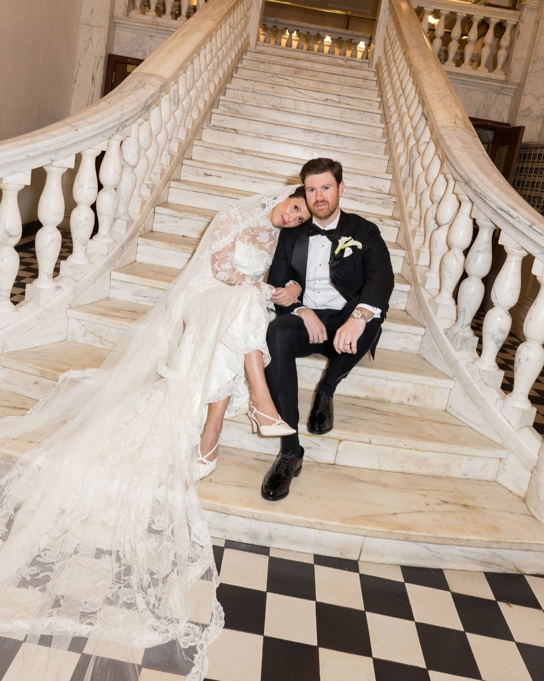 If the @chicagoathletichotel weren't iconic enough, Madison + Jonathan's portraits brought it to another level entirely! 📸 🖤

&bull;
&bull;
&bull;
📸 @cristinagphoto
💒 Saint Clement Catholic Church
🍽️ 🏡 @chicagoathletichotel 
🌃🍽️ @portilloshot