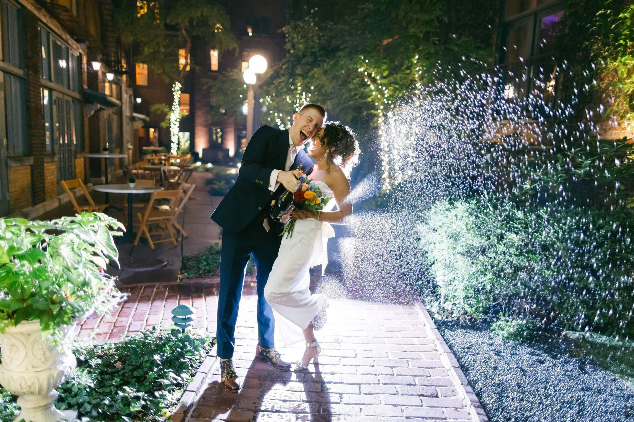 Annie + Matt: Radiant, Bloomy, and Charming Summer City Wedding