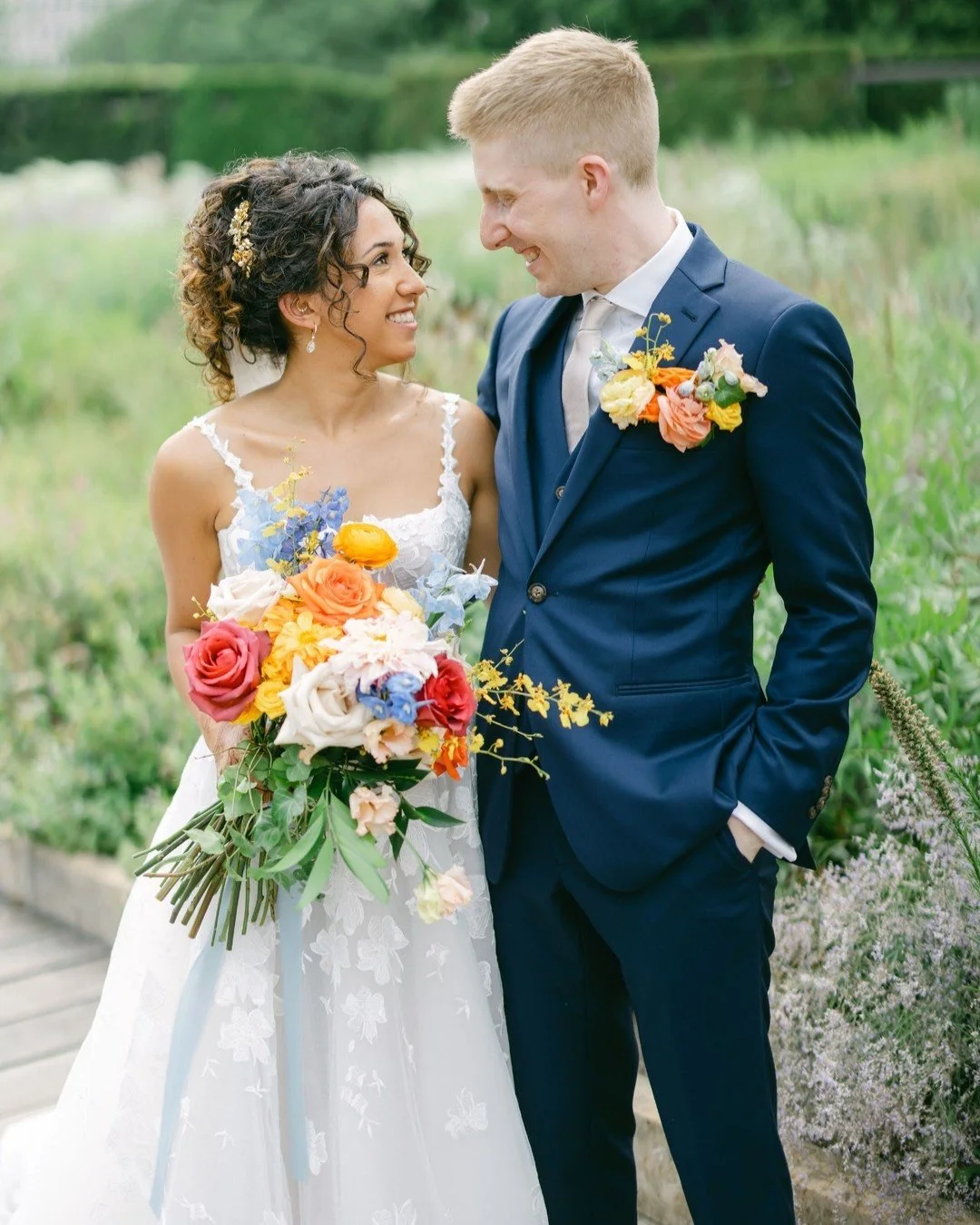 A little blog love letter to Annie + Matt's day is up today! 💌

A sneak peek of Noelle's thoughts below, and link in our bio for the whole look! Trust, you're gonna wanna soak in the colorful bliss of this one 

"Annie + Matt are rays of pure s