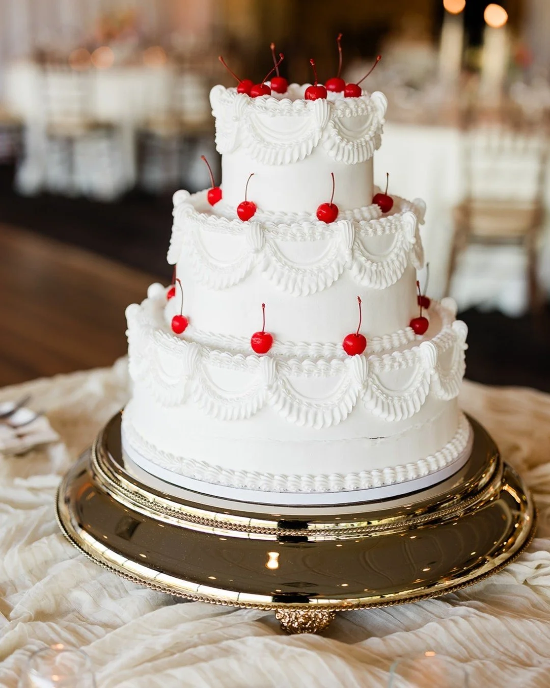 The cherries were non-negotiable. 🍒 Save this for your future cake inspiration.

&bull;
&bull;
&bull;
📸📽 @foxandivory 
🏡 @riverside_receptions
💒 Saint Athanasios
📋 @olivefineweddings, @noelle__bushman
💐 @willrettflowercompany
💌 @minted
🎶 J U