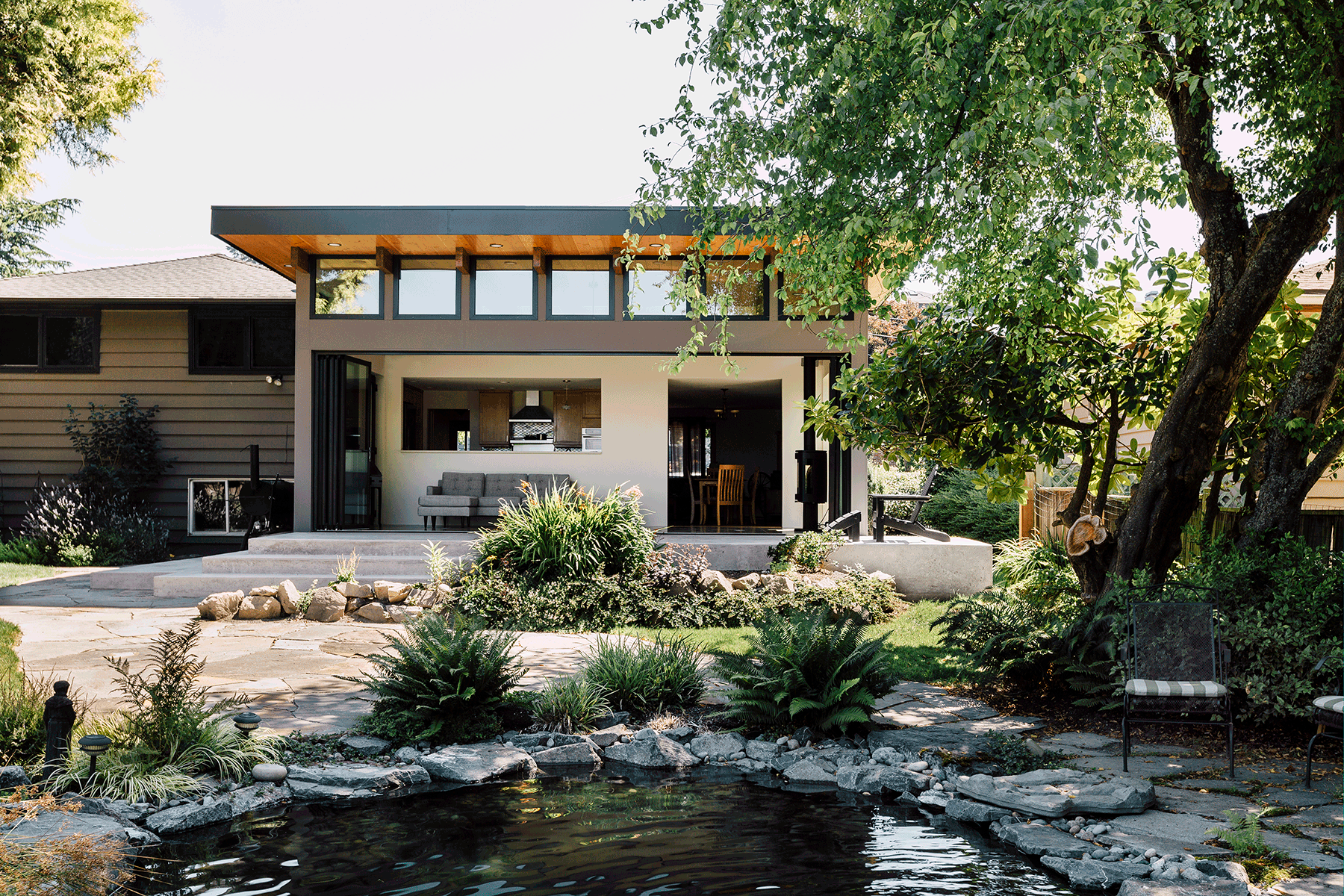 Sunroom.gif