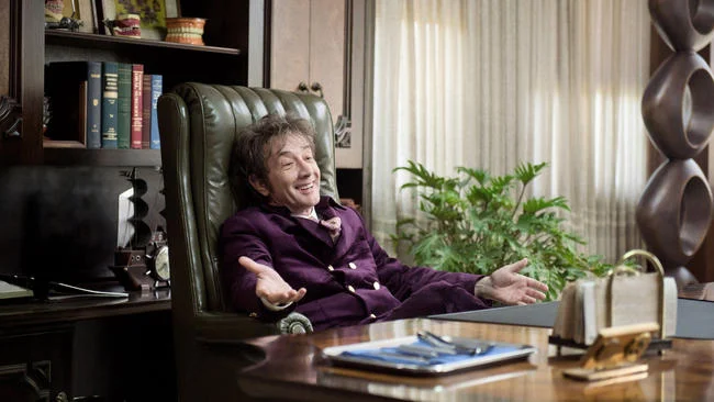 Martin Short as Dr. Rudy Blatnoyd in "Inherent Vice." (photo credit: Wilson Webb / Warner Bros.)