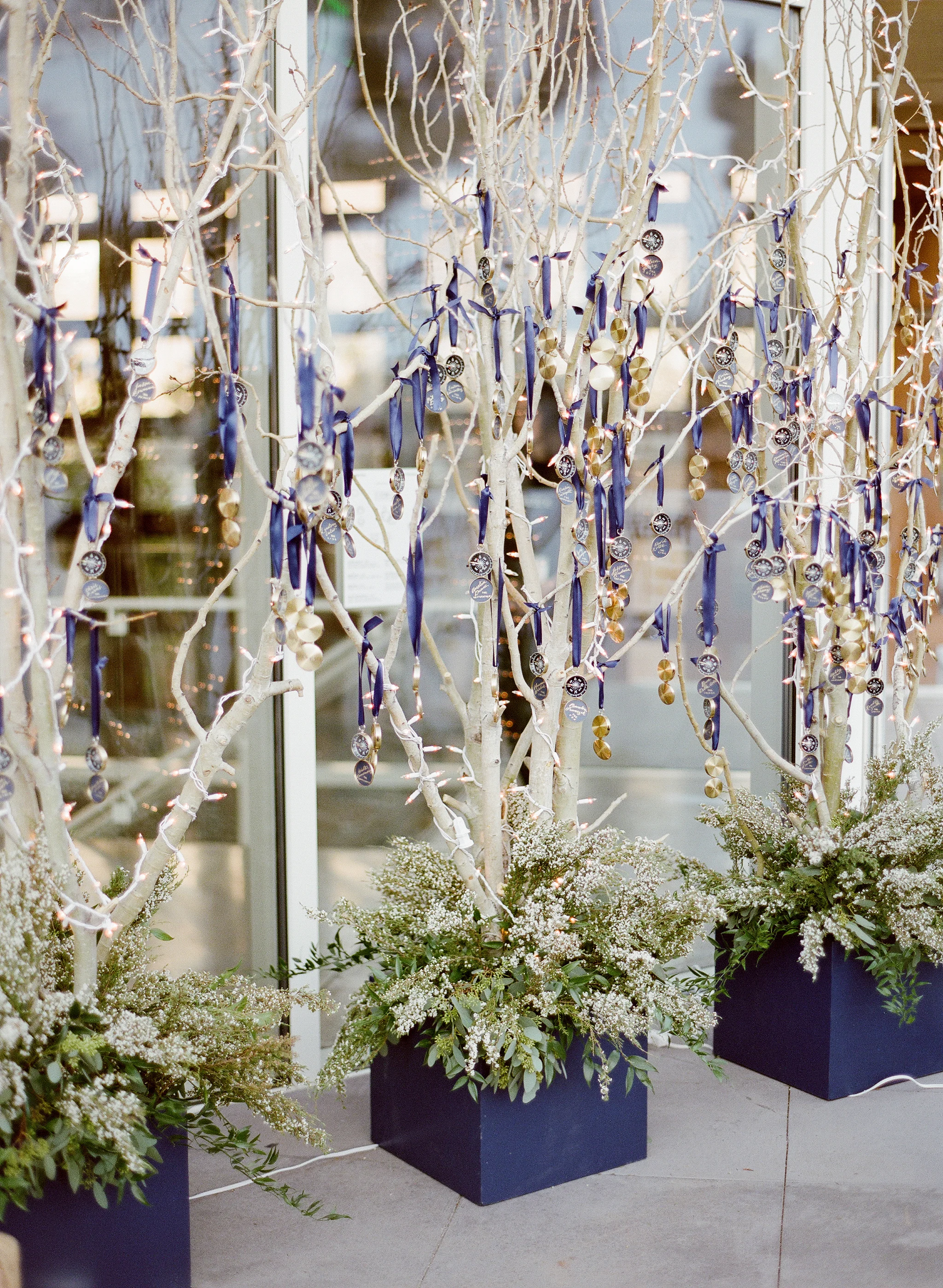Table Assignment Compasses. Floral by Aspen Branch. Photo by the talented Lacie Hansen