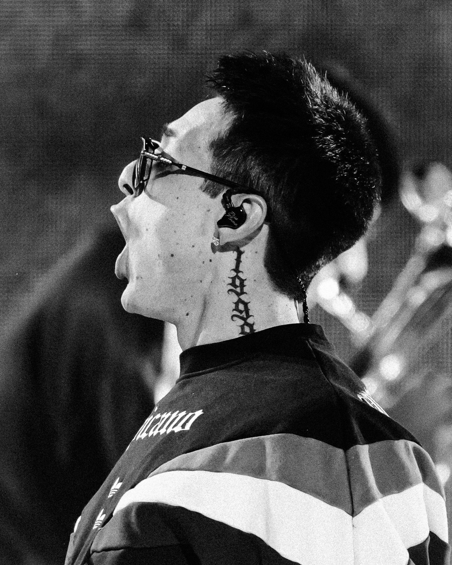 The featherweight himself, @pesopluma, with @titodoublep at @chase_center. 🖤⭐️