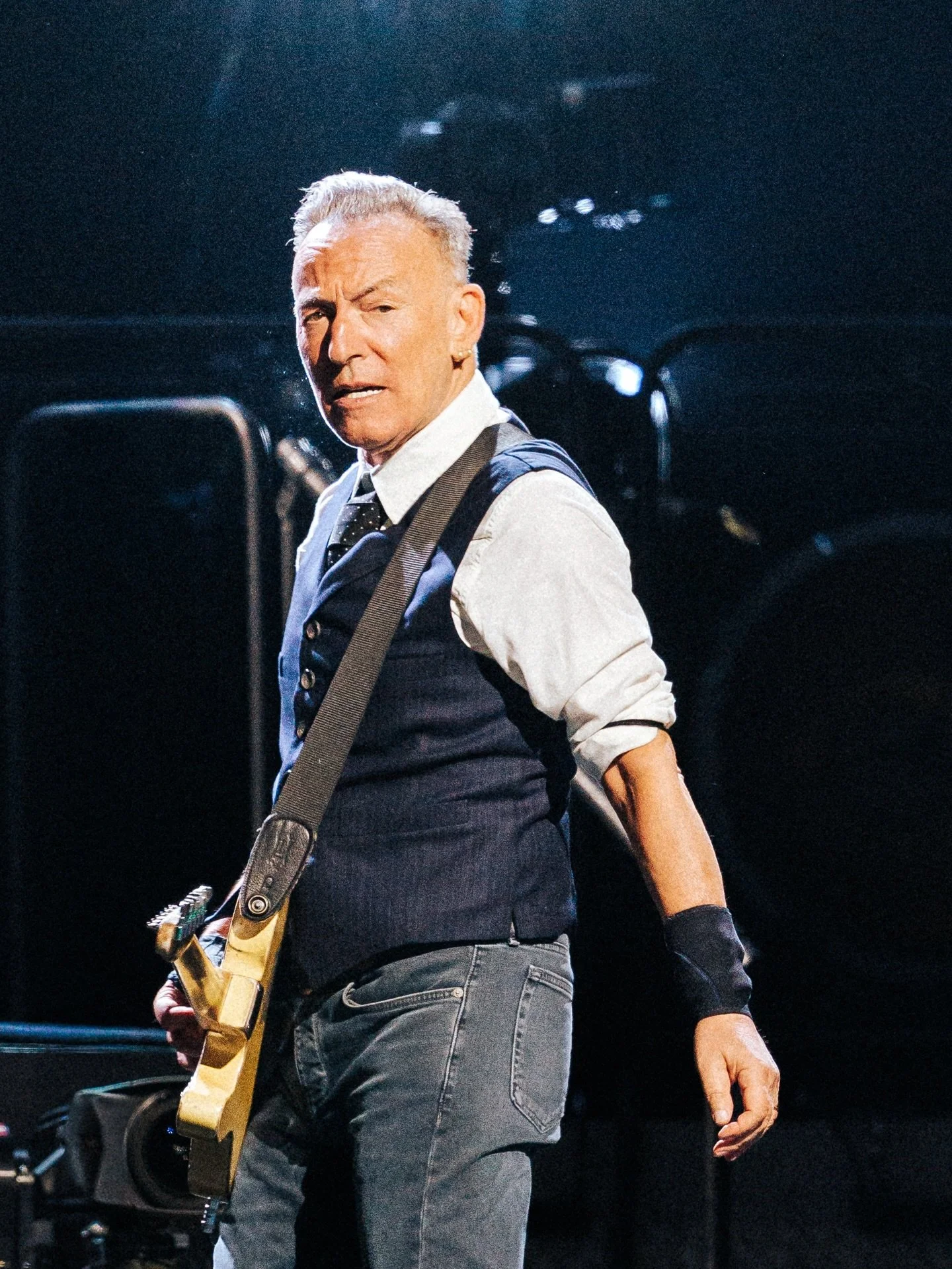 NO KINGS 👑❌

@springsteen with @tommorello at @chase_center