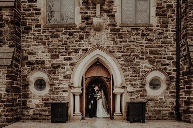 I&rsquo;m a sucker for church entrances and stone walls. Also, I adore St. Patrick&rsquo;s church. ⛪️ It was raining this day so I got T&amp;M to stand inside the doorway for this shot. Rain is no problem on a wedding day. We always somehow get throu