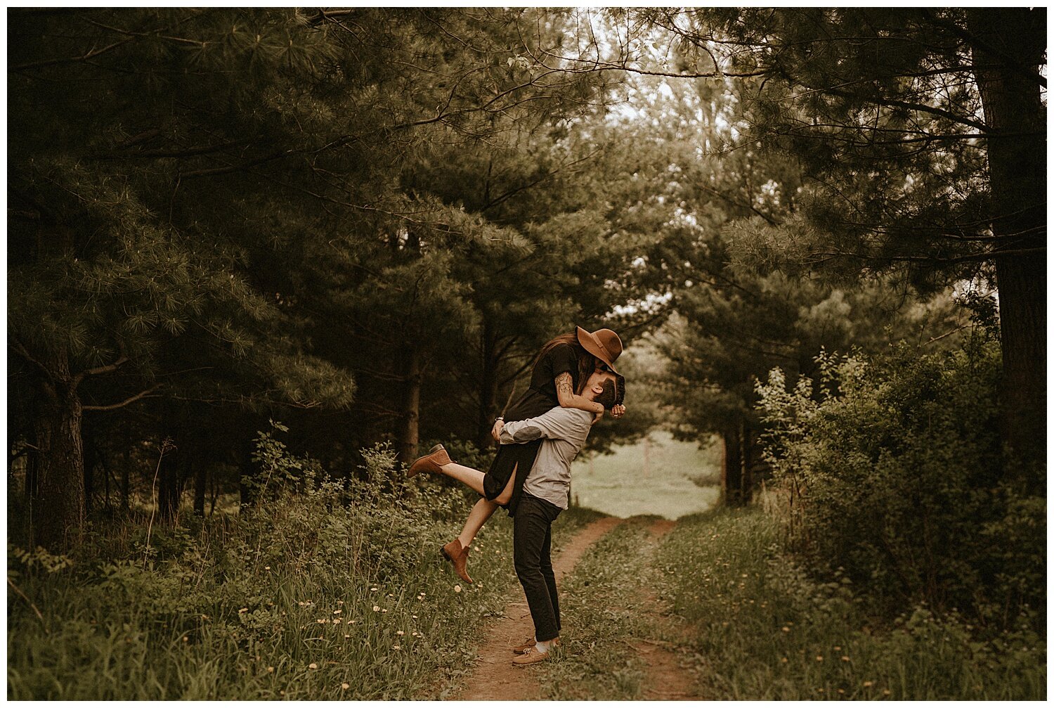 Hamilton-Ontario-Waterfall-Engagement-Session-Sherman-Falls-Ancaster-Katie-Marie-Photography_0004.jpg