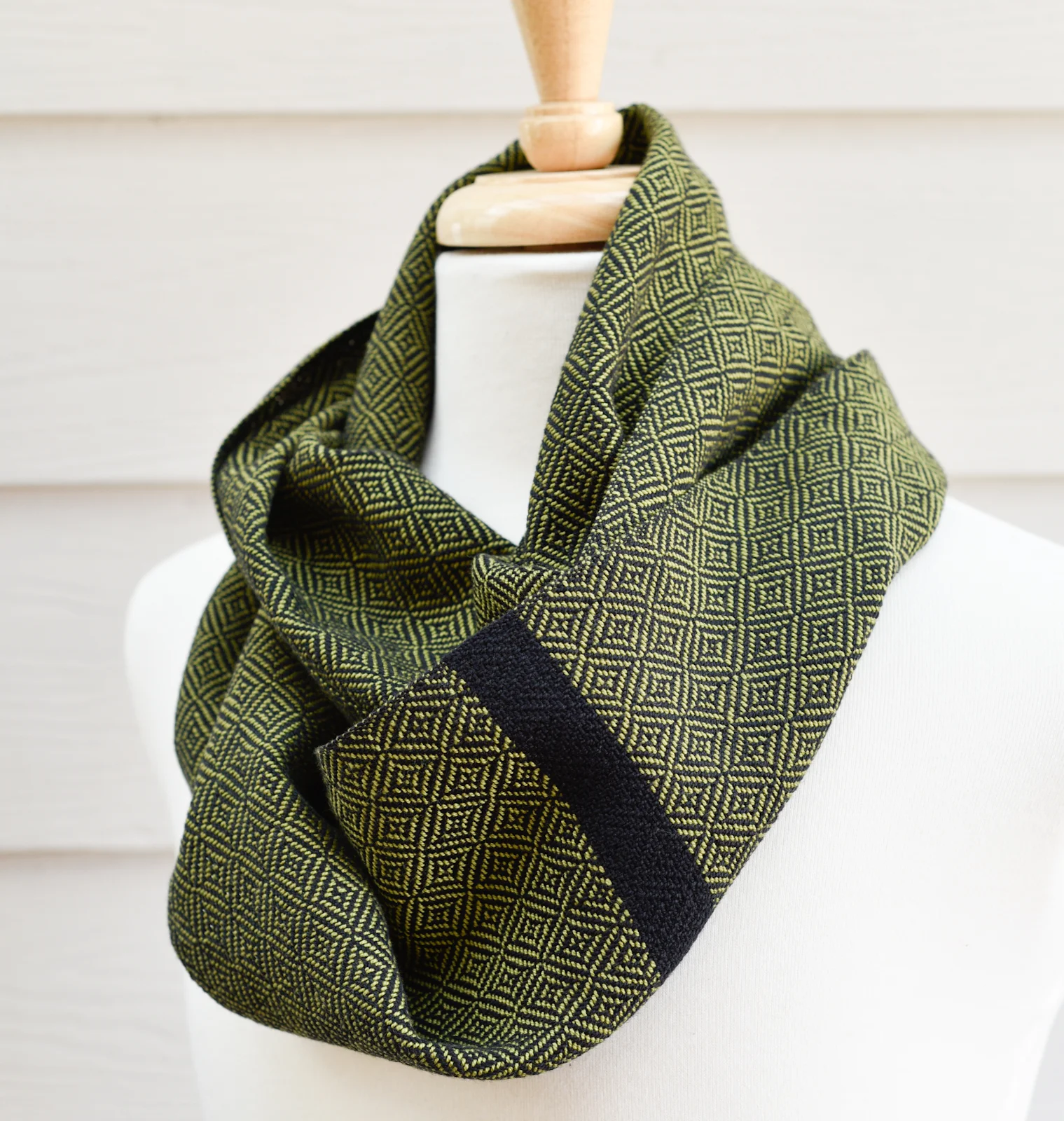 HandwovenCottonScarf_OliveGeometric1.jpg