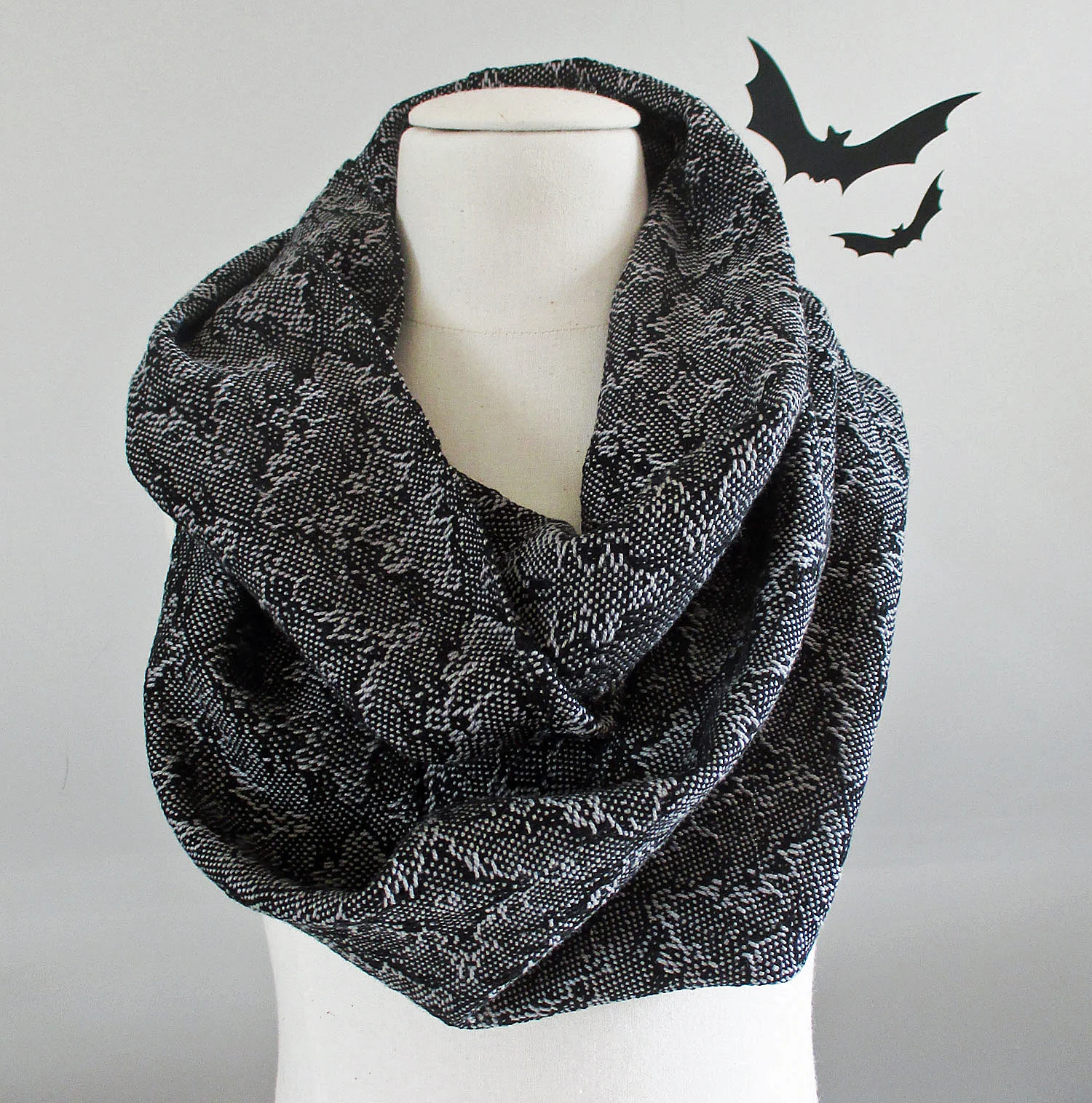 HandwovenCottonScarfGreySnakeskin.jpg