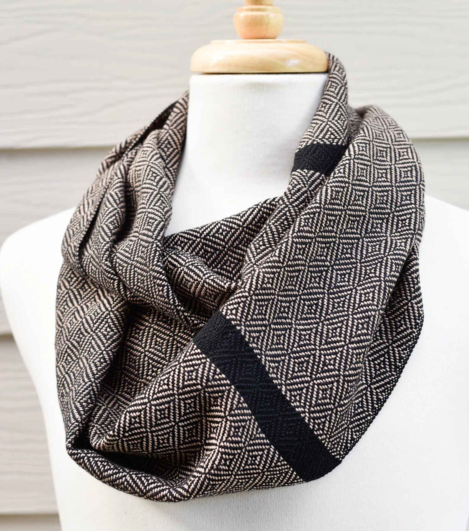 HandwovenCottonScarf_GeometricOatmeal.jpg