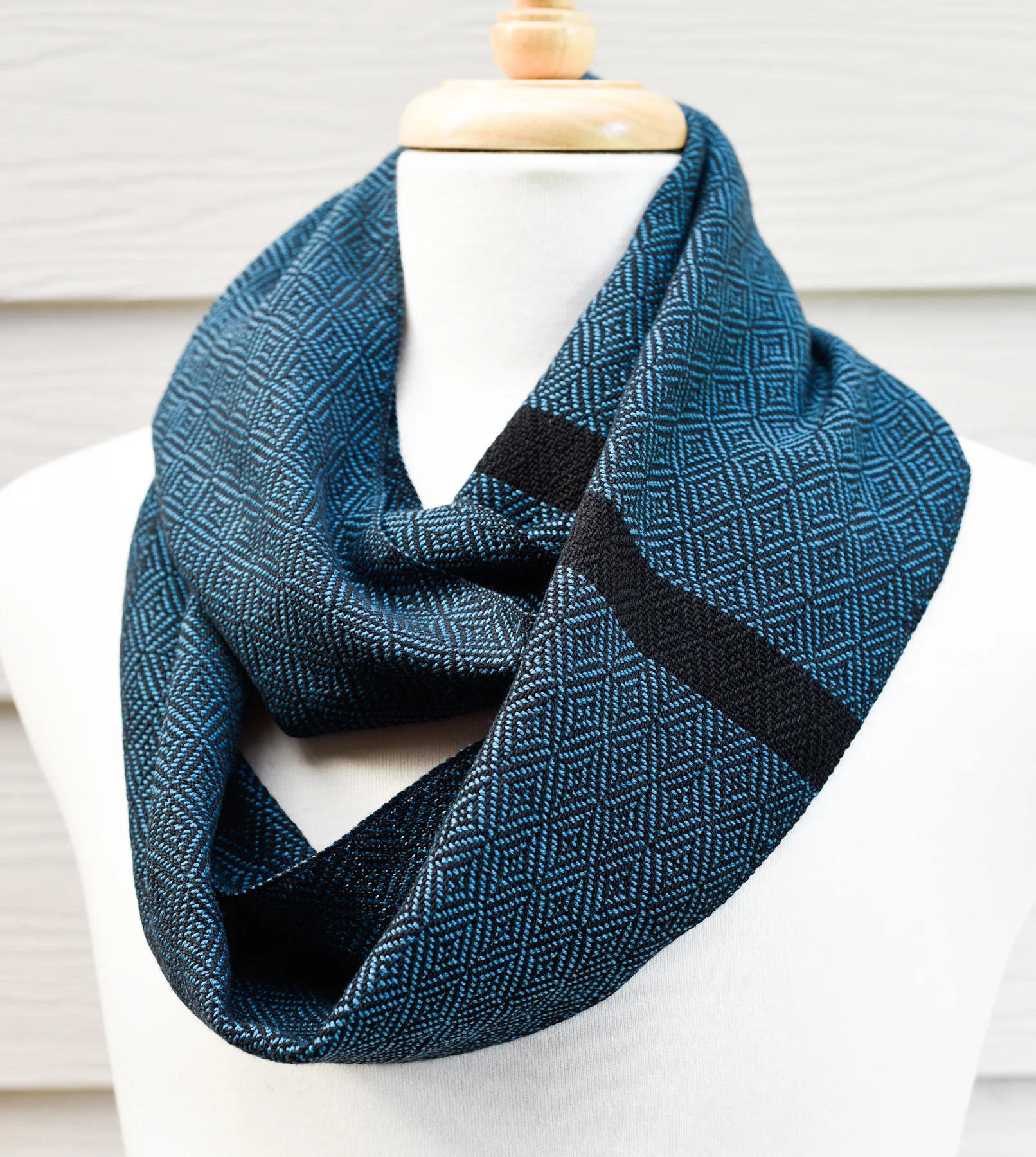 HandwovenCottonScarf_GeometricBlue.jpg