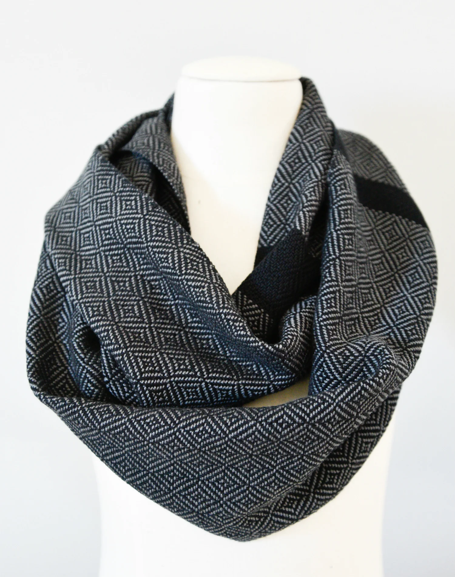HandwovenScarf_GeometricCharcoal1.jpg