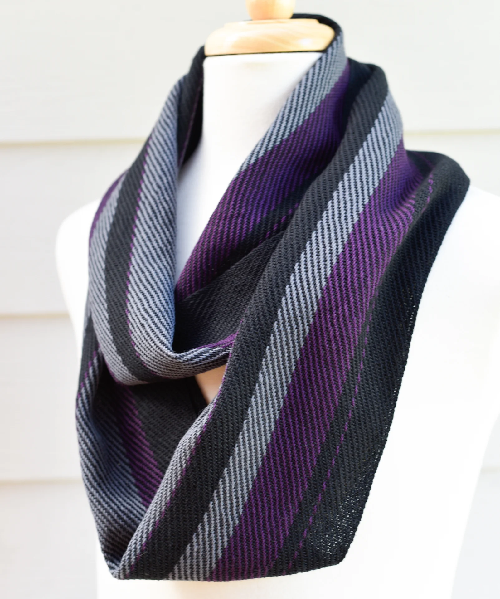 HandwovenMensScarf_PlumDapper1.jpg