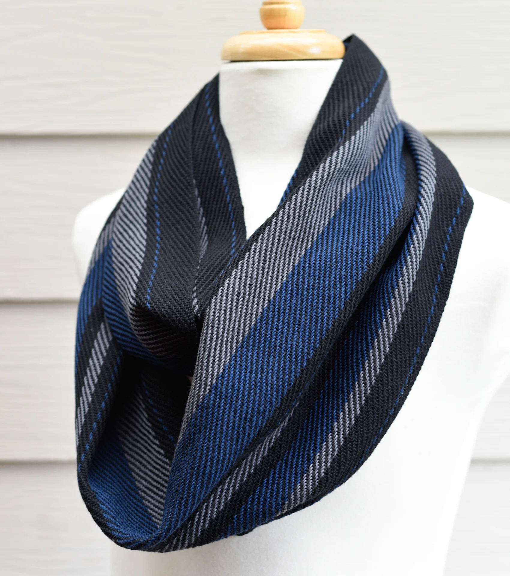 HandwovenMensScarf_BlueDapper1.jpg