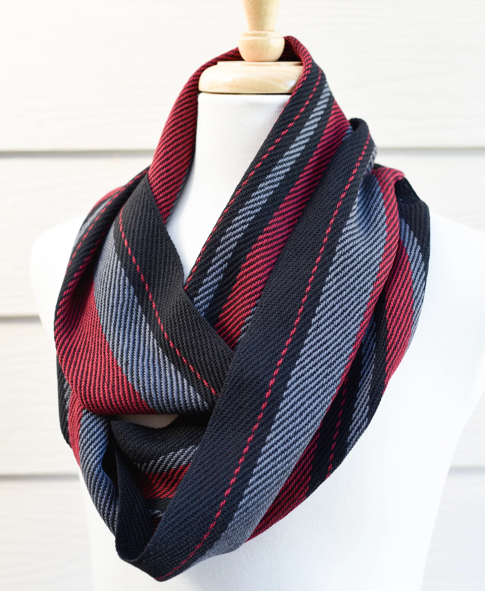 HandwovenMensScarf_DapperBurgundy1.jpg