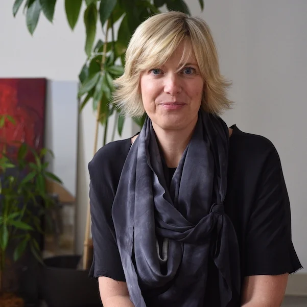 Over the past 28 years, Erica has contributed to, participated in or helmed the making of over 130 films, 80 television shows and many multimedia commercial projects. Recent credits include Loving, TURN: Washington’s Spies and House of Cards. As an educator, Erica travels across the country to speak at film festivals, universities and schools and frequently leads master classes for film artists. Erica is a member of the Casting Society of America and the Academy of Television Arts & Sciences. She is grateful to the many writers, filmmakers and actors who have entrusted her to collaborate over the years ( www.arvold.com ).