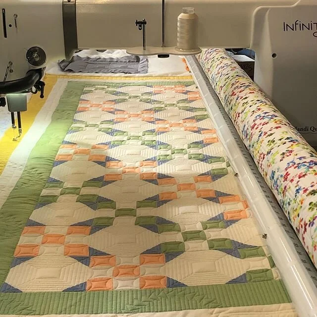 Much needed ray of sunshine across my quilt this morning. Lifted me mentally.  Finishing this vintage quilt top (unknown pieces) with my @handiquilter Infinity  #cyberquiltshow #sewfabamy #quiltsofinstagram #quilts #longarmquilting #vintagestyle #vin