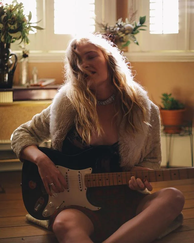 #fbf to @juliawhymusic in the zone 
Makeup &amp; Hair by me 💜