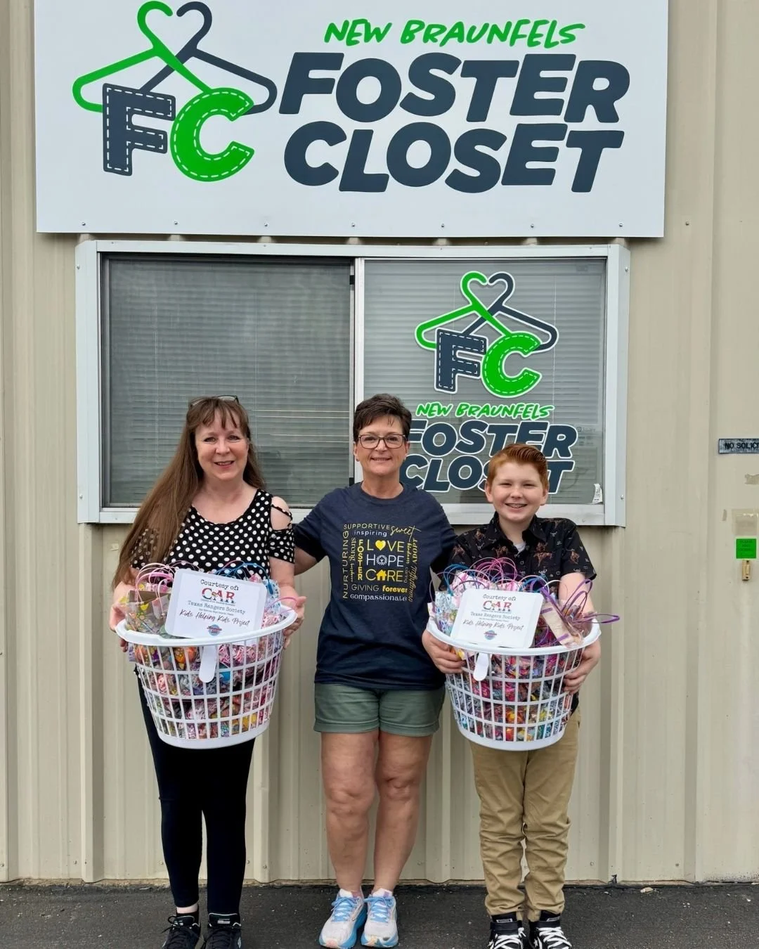 Children of the American Revolution donate easter baskets to new braunfels foster closet.jpg