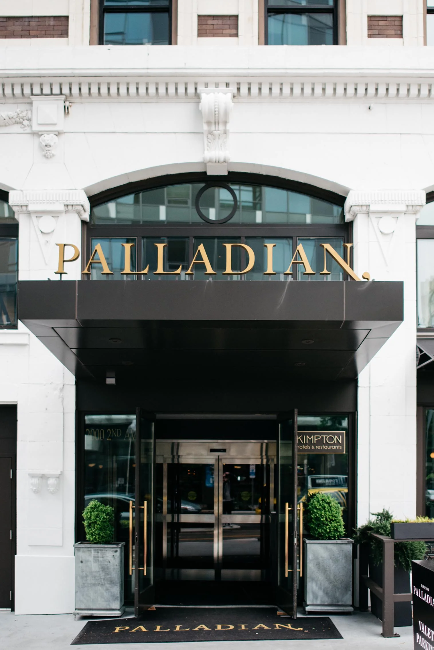 AdamSzafranski-Kimpton-Palladian-03.jpg