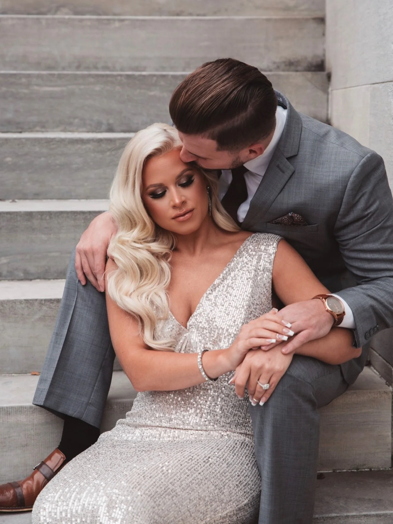 Do glam waves EVER go out of style ?! In my opinion NEVER ! They are so classical beautiful . Book us now for 2026/ 2027! www.duettebridalbeauty.com #glamwaves #gorgeous #weddinghair #bride #bridalhair