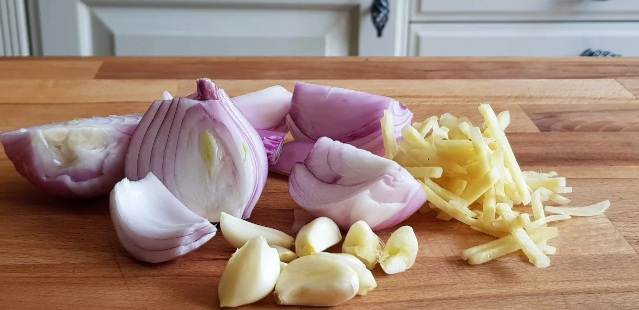 thumbnail_Onion garlic ginger.jpg