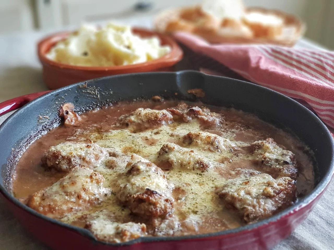 دجاج محشي بصوص الجوز