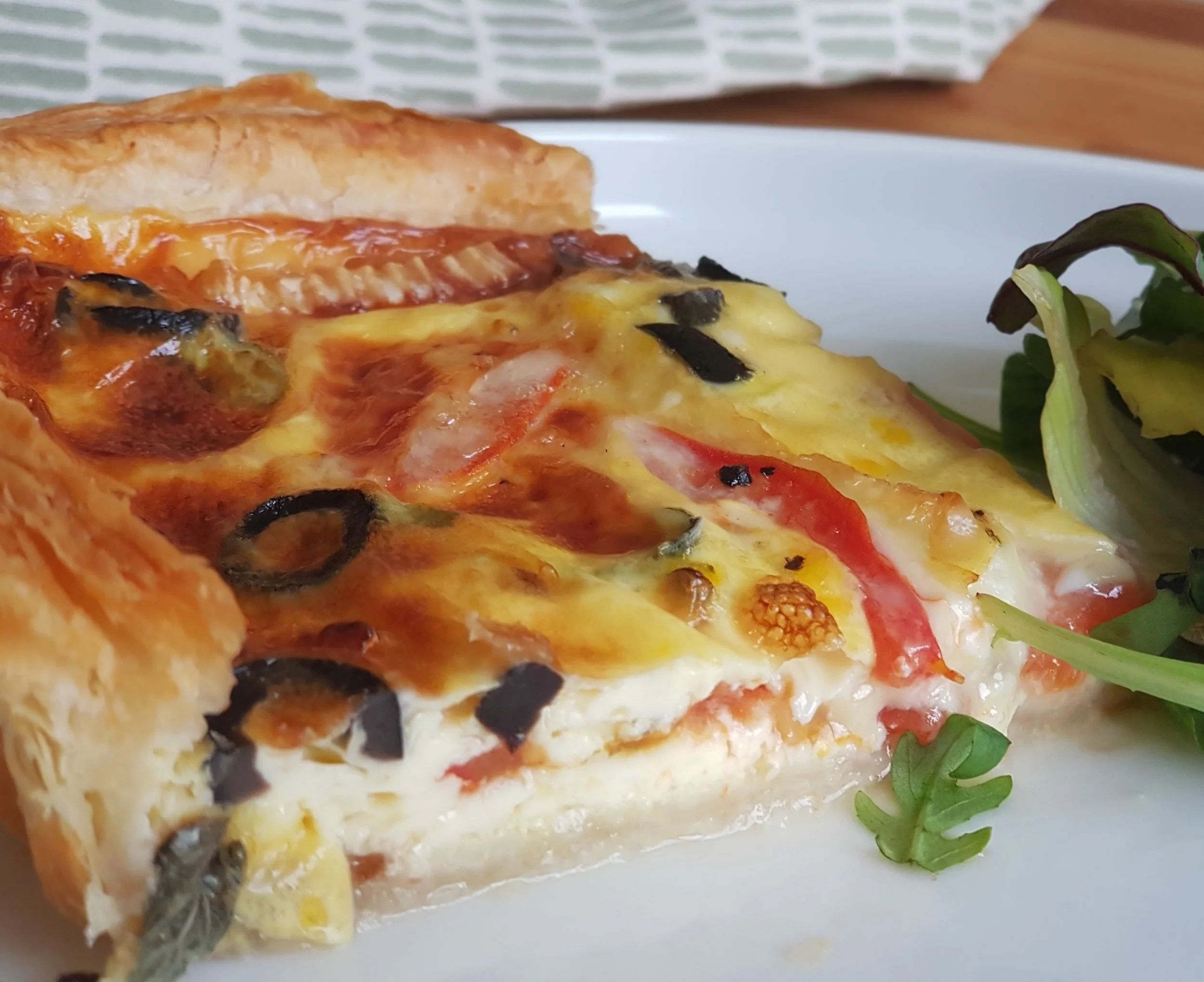 تارت جبنة بري الفرنسية والبندورة