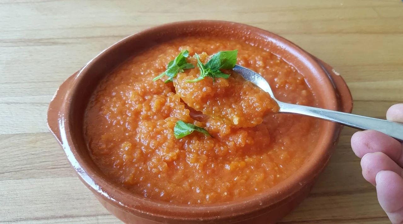 صوص البندورة الطازجة للمعكرونة