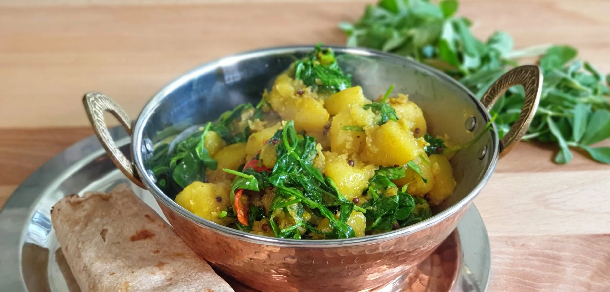 آلو ميثي “بطاطا مع ورق الحلبة”