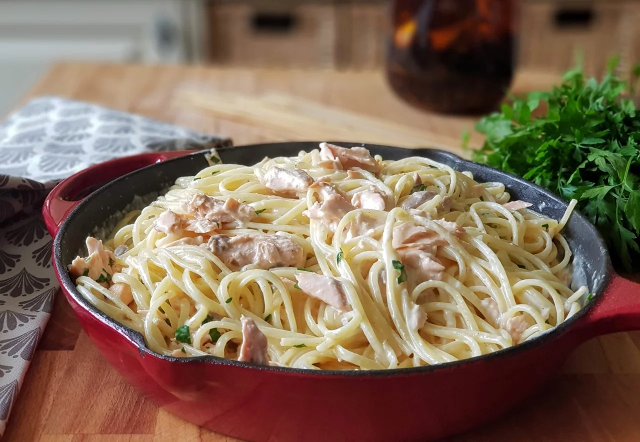 باستا قشدية بالسلمون