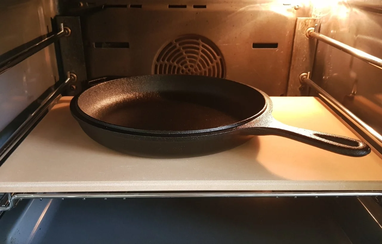 thumbnail_Heating+pizza+stone+and+cast+iron+skillet.jpg