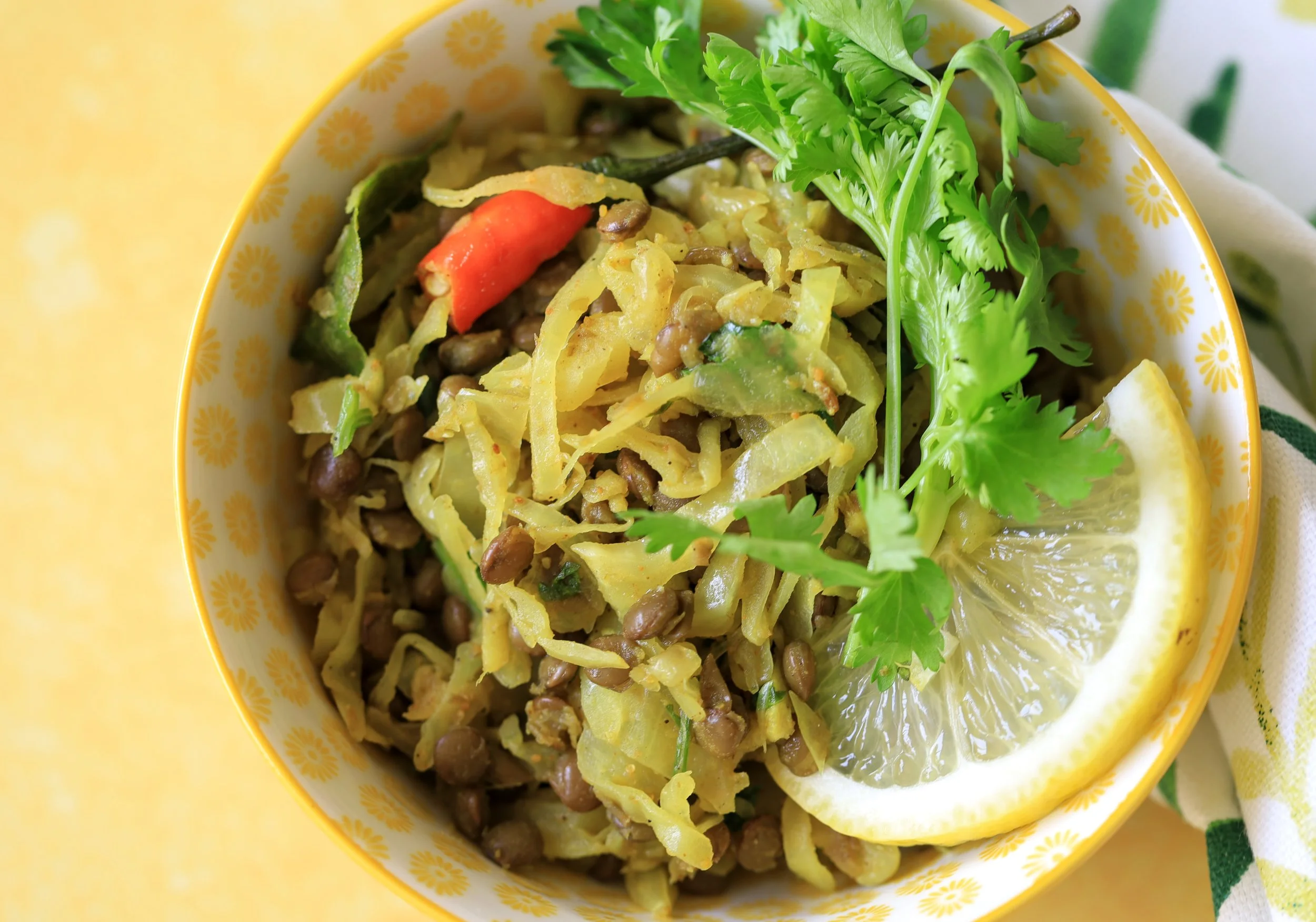 Healthy cabbage and lentil curry