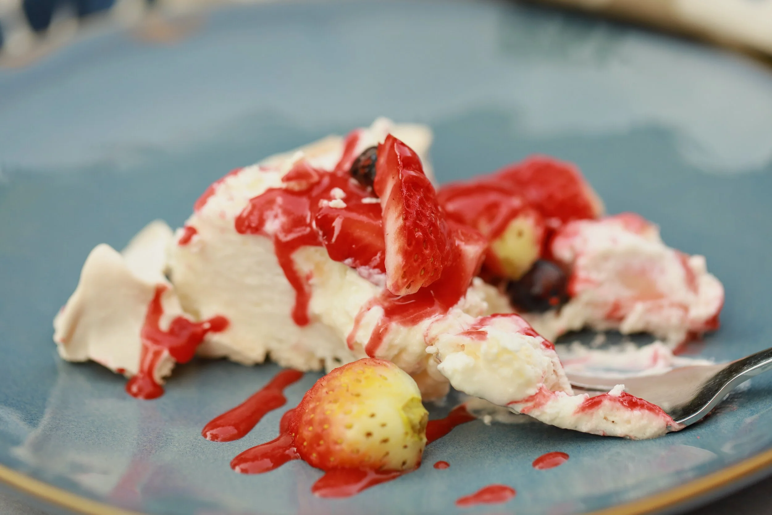 بافلوفا بالتوت