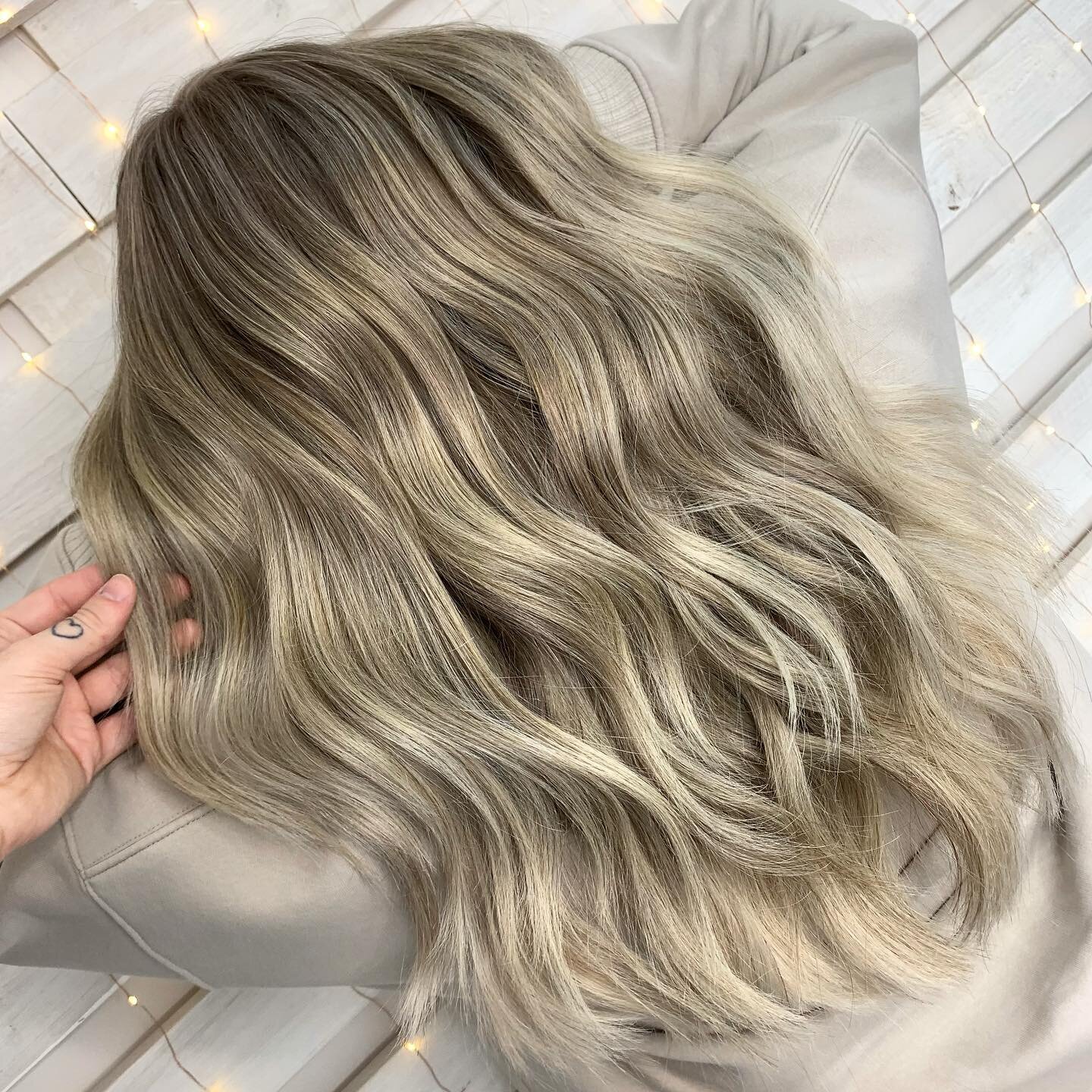 Beachy hair is getting me so excited for summer!
Air touch balayage with soft vanilla tones and a few extensions to thicken the base, we&rsquo;re ready for the pina coladas and sunshine 🌞