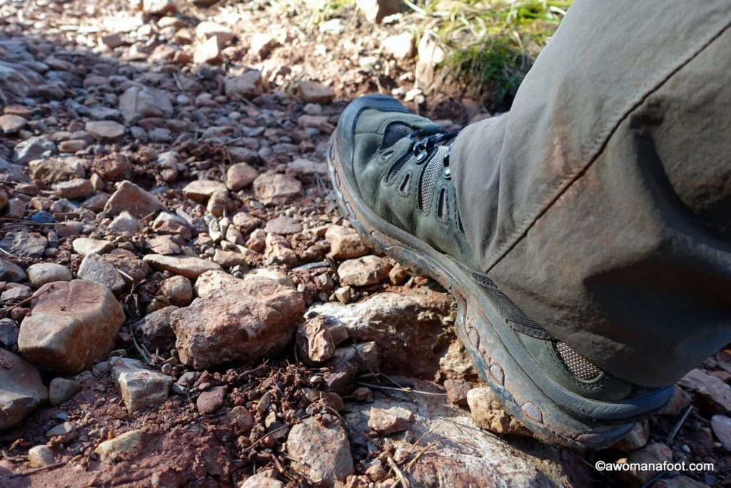 salomon quest womens hiking boots