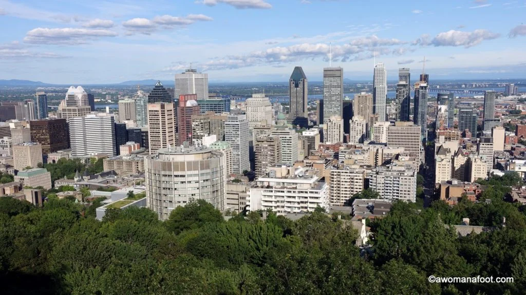 Lovely green spaces, fascinating history and jaw-dropping views: why visit to Parc du Mont-Royal is a must! Quebec | Montréal | Canada | Cityscapes | Best city parks | City guide | Awomanafoot.com