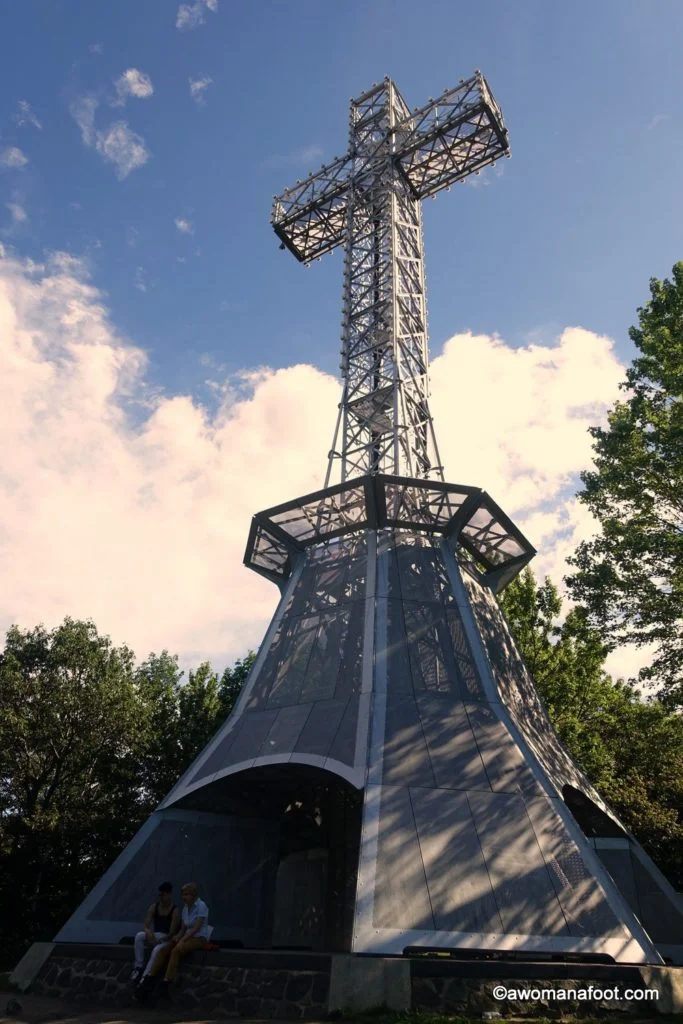 Lovely green spaces, fascinating history and jaw-dropping views: why a visit to Parc du Mont-Royal is a must! Quebec | Montréal | Canada | Cityscapes | Best city parks | City guide | Awomanafoot.com