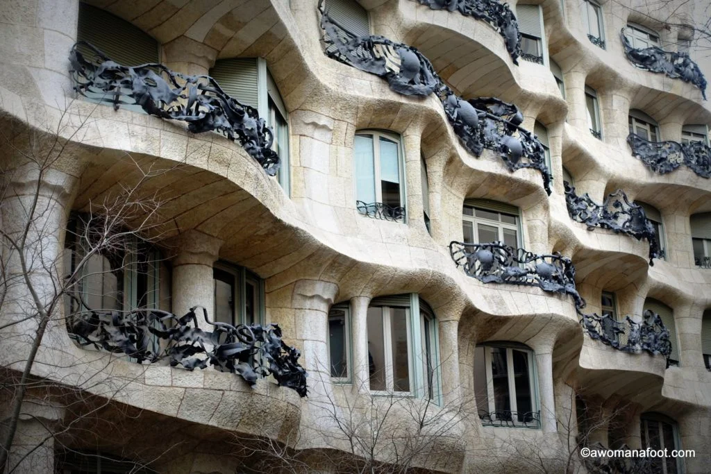 Sagrada Familia: see the gallery of the most unique and stunning church in Europe! Barcelona, Spain | Gaudi | what to see in Barcelona | Best in Barcelona | Is it worth to see Sagrada Familia? | Awomanafoot.com