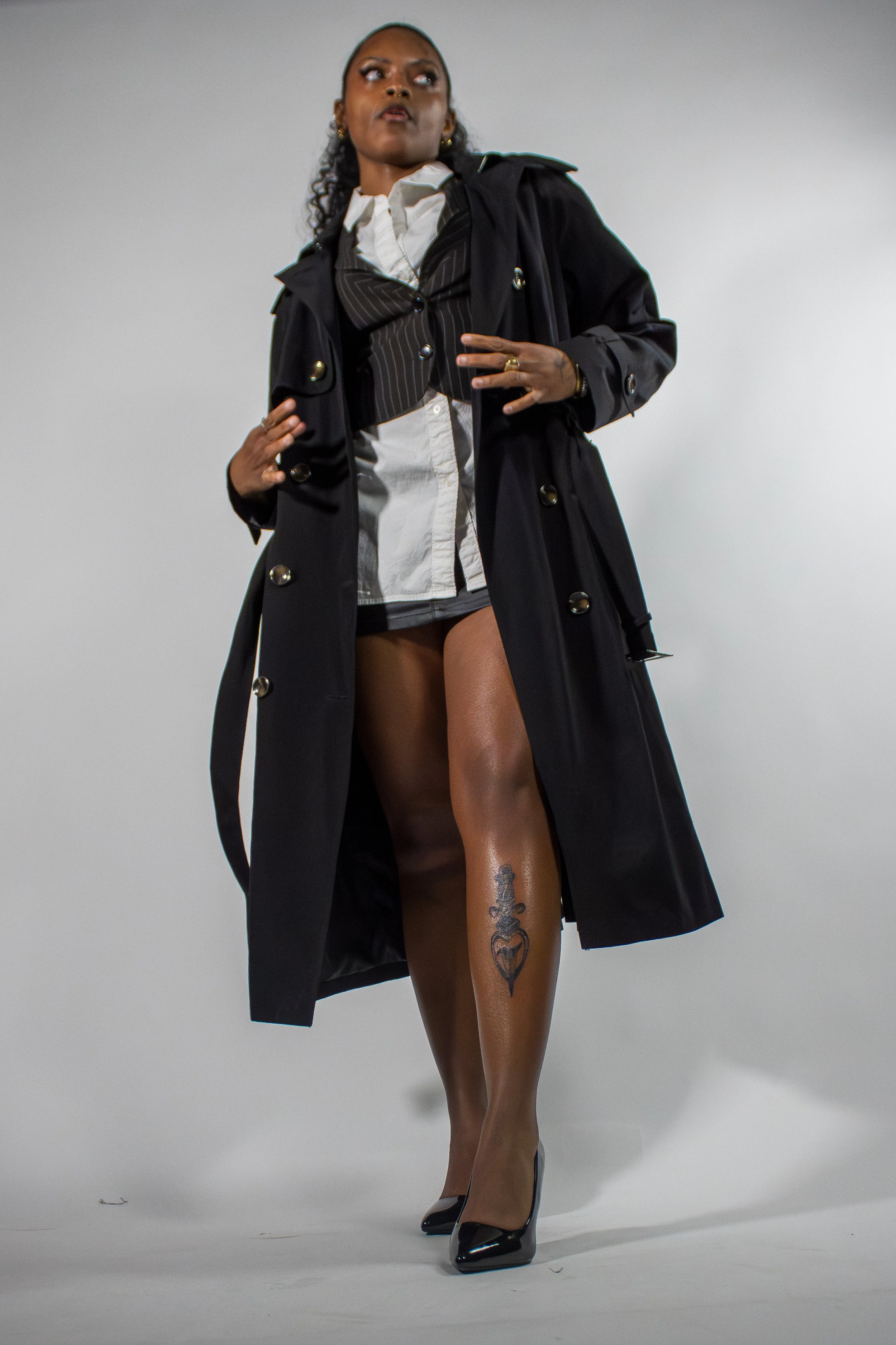 trenchcoat article7.jpg