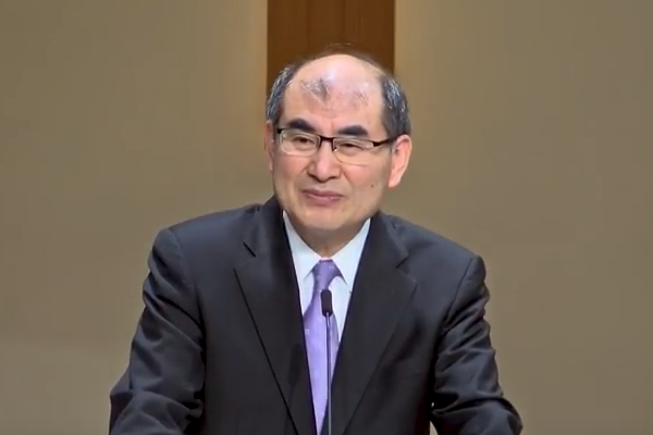 그가 부어주셨다