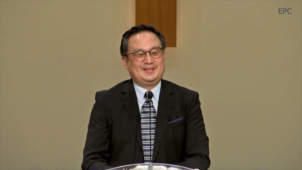 거의 넘어질 뻔한 위기 속에서