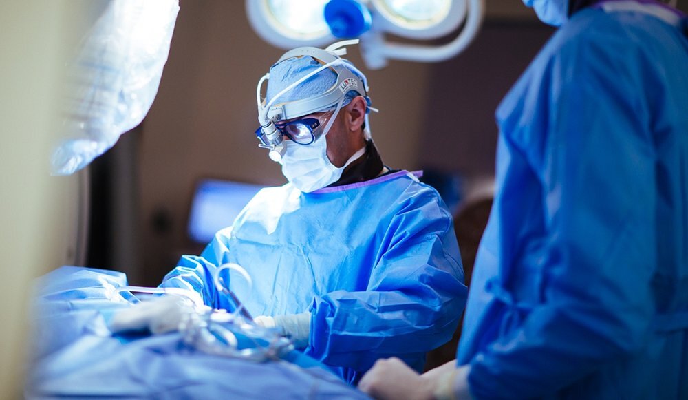 surgeon.jpg