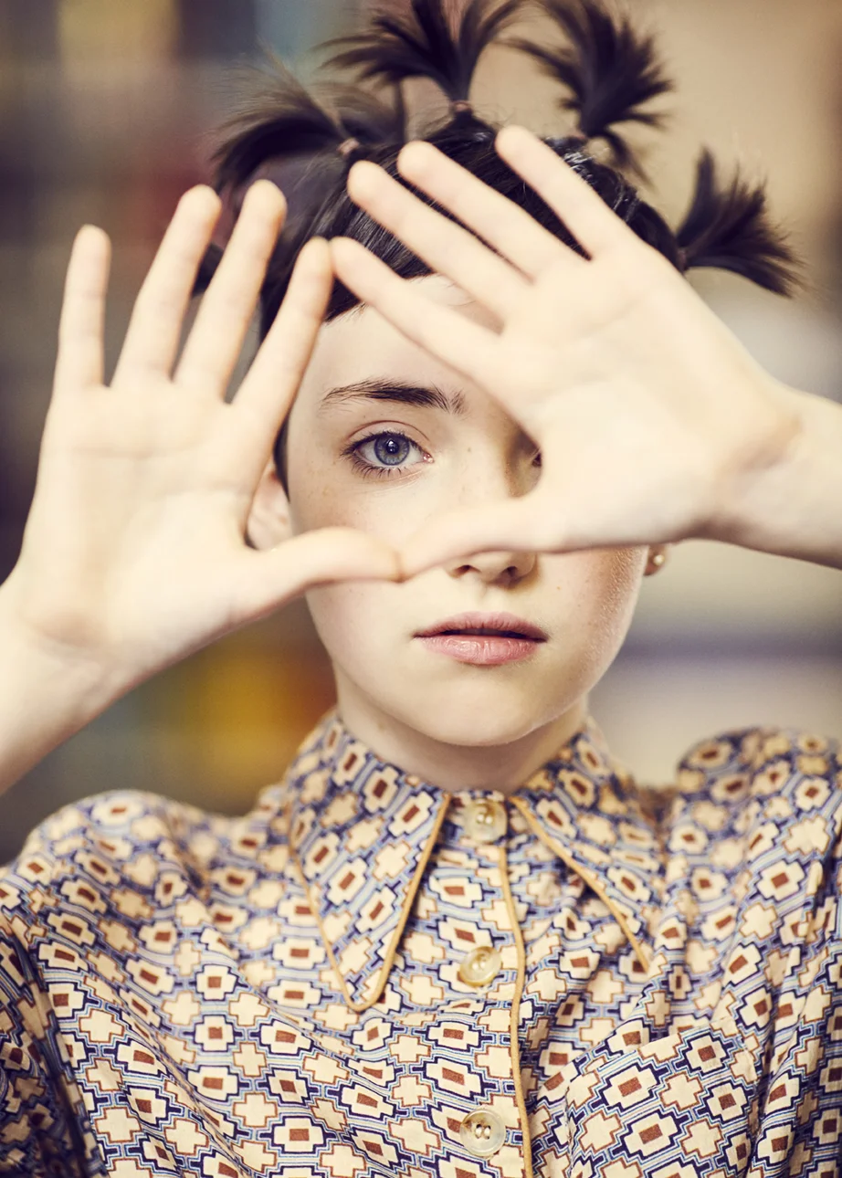 LOOKING_THROUGH_FINGERS.jpg