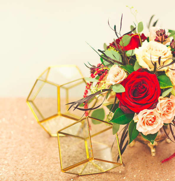 gold geo globes candle holders display box.png