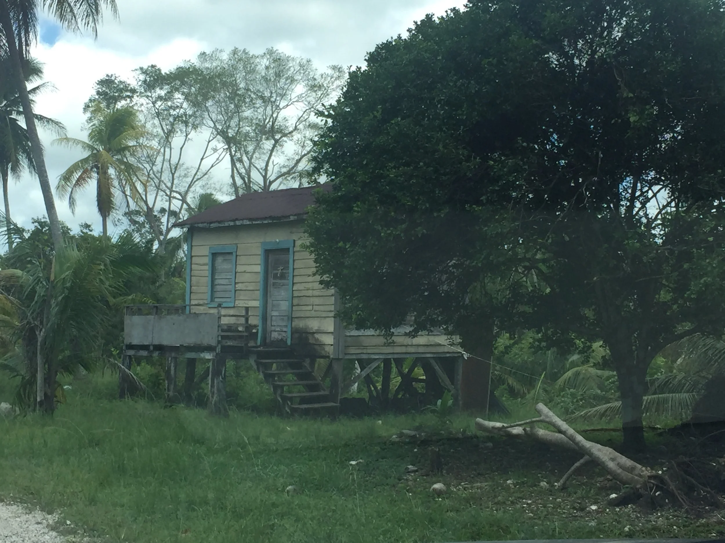 belizehut.JPG