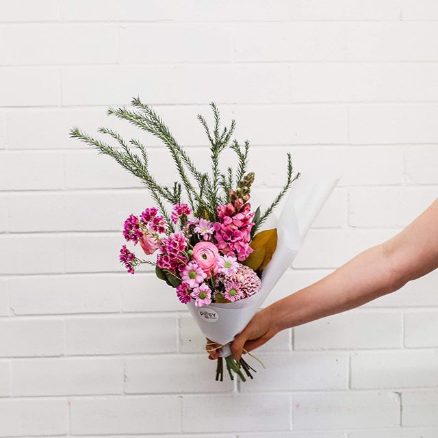 Treat someone to a pretty pink Posy today! 🎀
Jump on to the website to order 💌
