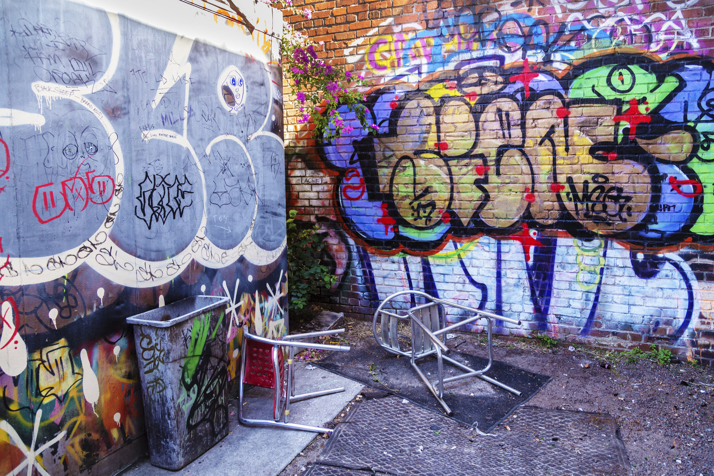Chairs, Grafitti_8311.jpg