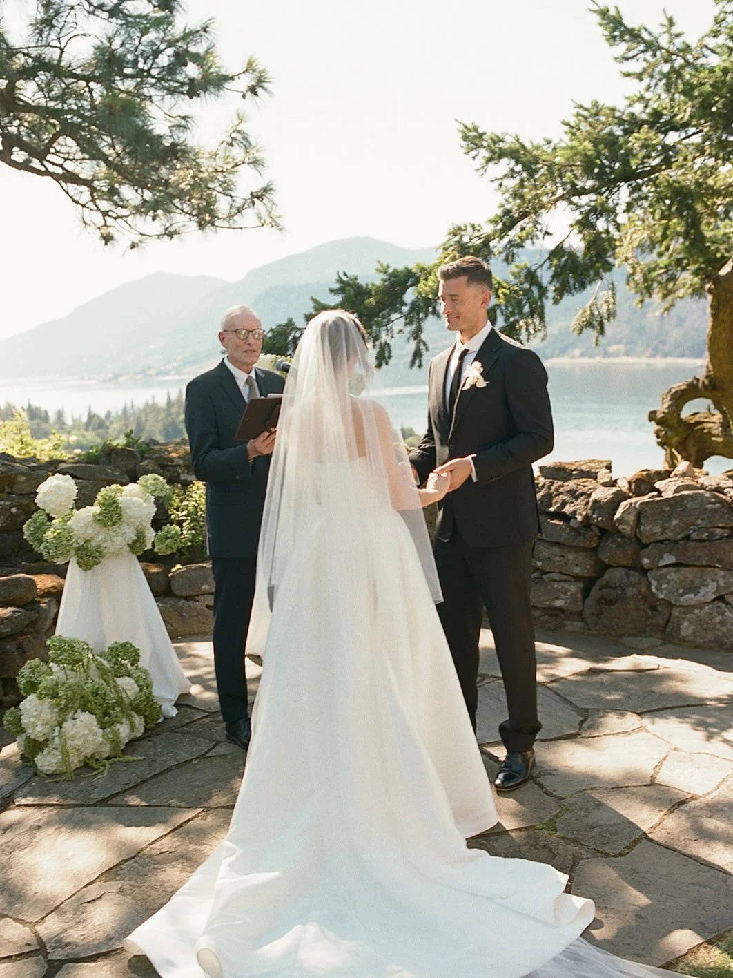 When I planned my wedding, I thought perfectionism would be my superpower. Instead, it nearly unraveled me 🫠 a few lessons:

👰🏻&zwj;♀️ No one cares as much as you do. Being a perfectionist bride is lonely &amp; the mental load is heavy. 
💍 Know y