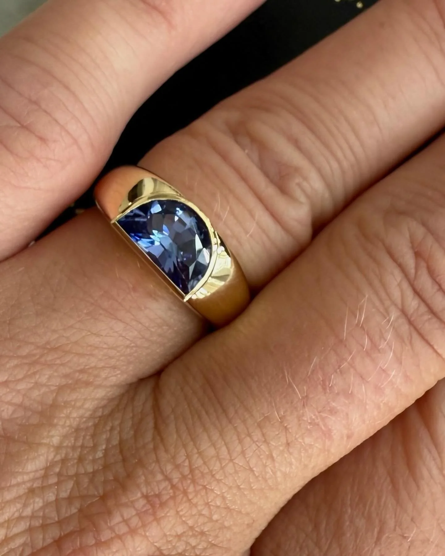 Andy, upon recommendation, reached out to create a special birthday ring for his partner Kate. They had recently travelled to Tanzania to celebrate the milestone together, climbing Mount Kilimanjaro being a shared pursuit and highlight. It seemed fit
